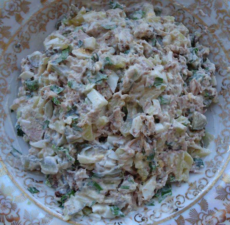 Рецепт: рыбный салат с картофелем