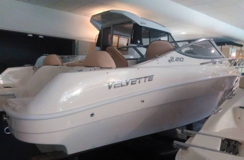 Обзор моторной яхты velvette 33 intelligent