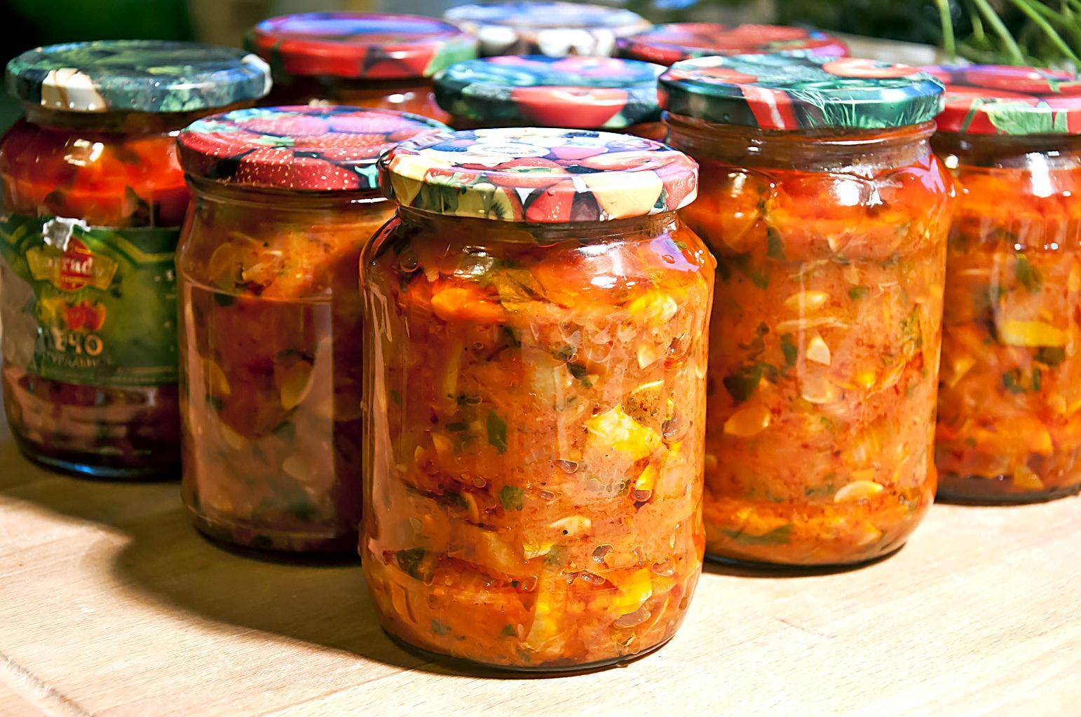Готовим салат из скумбрии с овощами на зиму - рецепты консервации