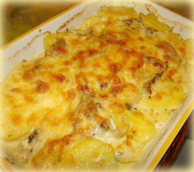 Рыба запеченная в духовке с картошкой — рецепты в фольге, с сыром, в сметанном соусе и по-сицилийски
