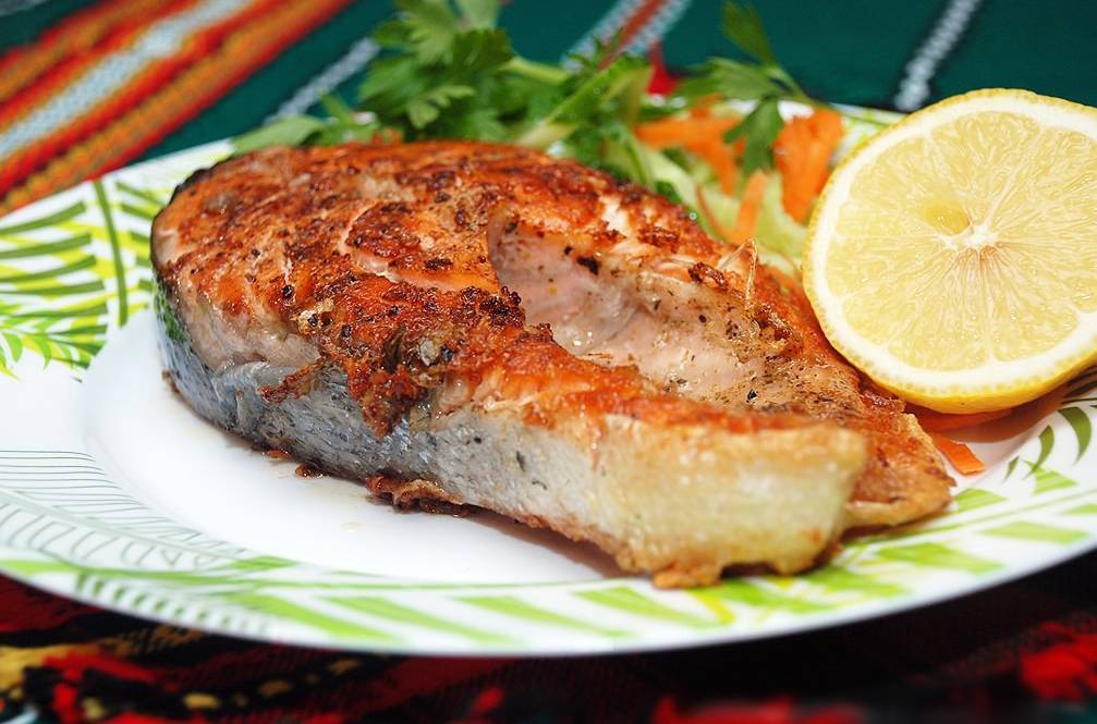 Как приготовить форель в духовке, чтобы была сочной и мягкой