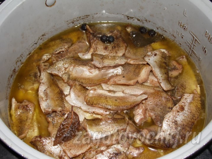 Рыбные консервы в мультиварке