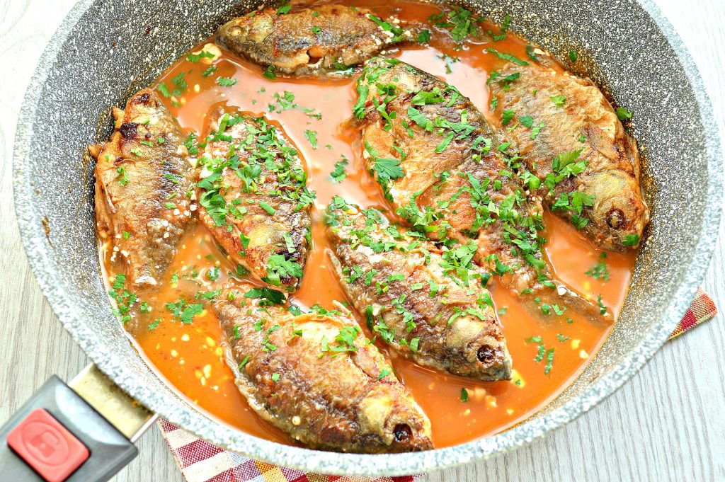 Жареный карась: вкусные и простые рецепты