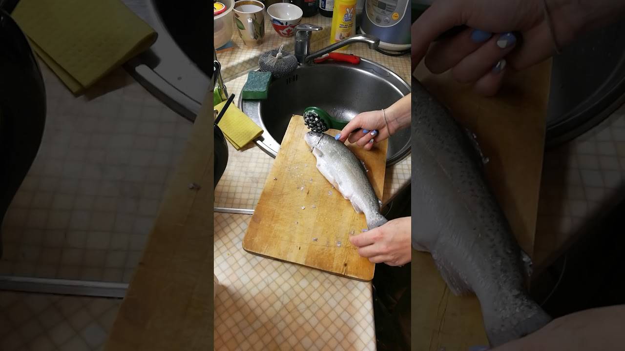 Как почистить форель