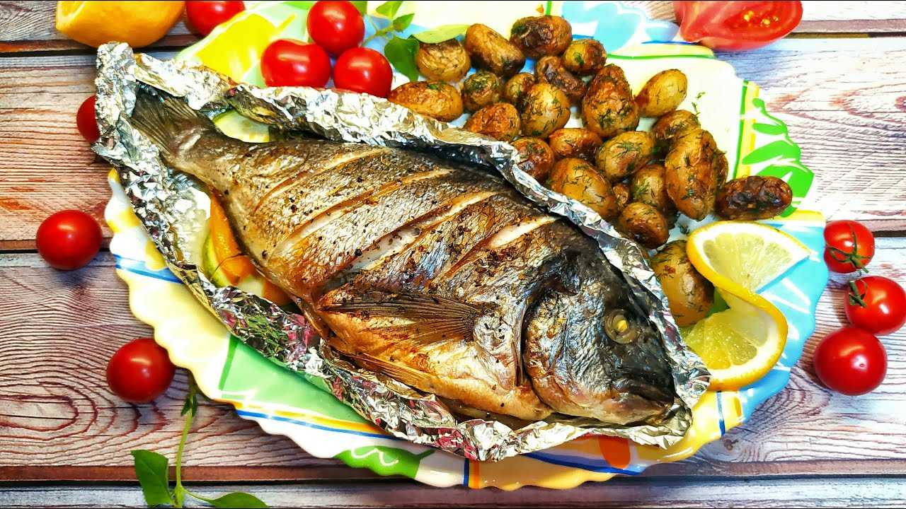 Карп, запеченный в духовке: как вкусно приготовить рыбу