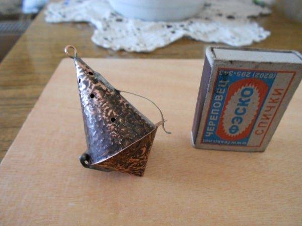 Как сделать кормушку для рыбалки своими руками?