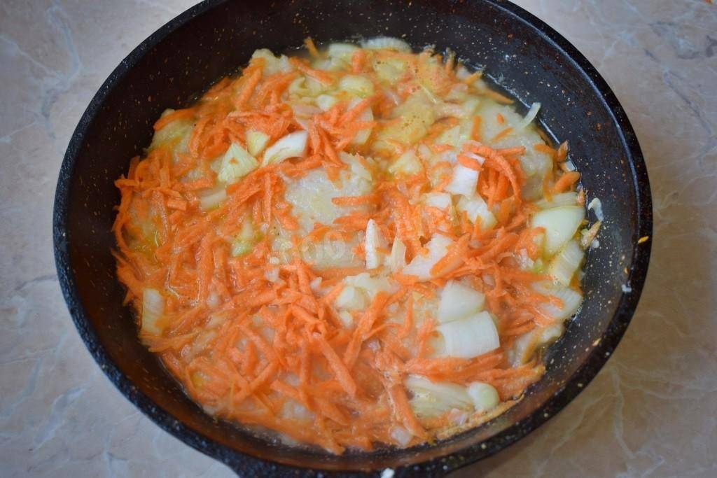 Рыба тушеная с морковью и луком: рецепты, как правильно тушить