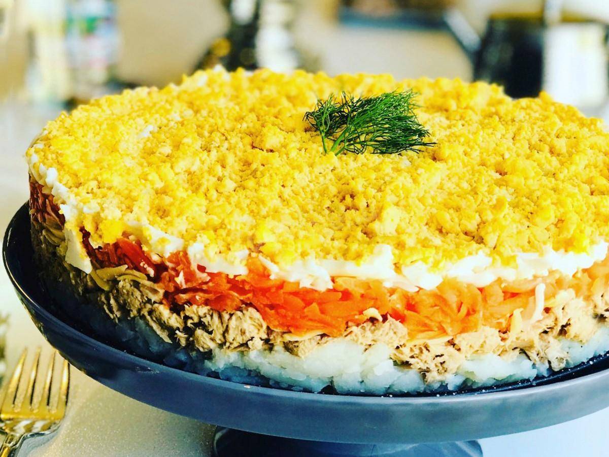 Салат «мимоза» с рыбными консервами: классические рецепты
