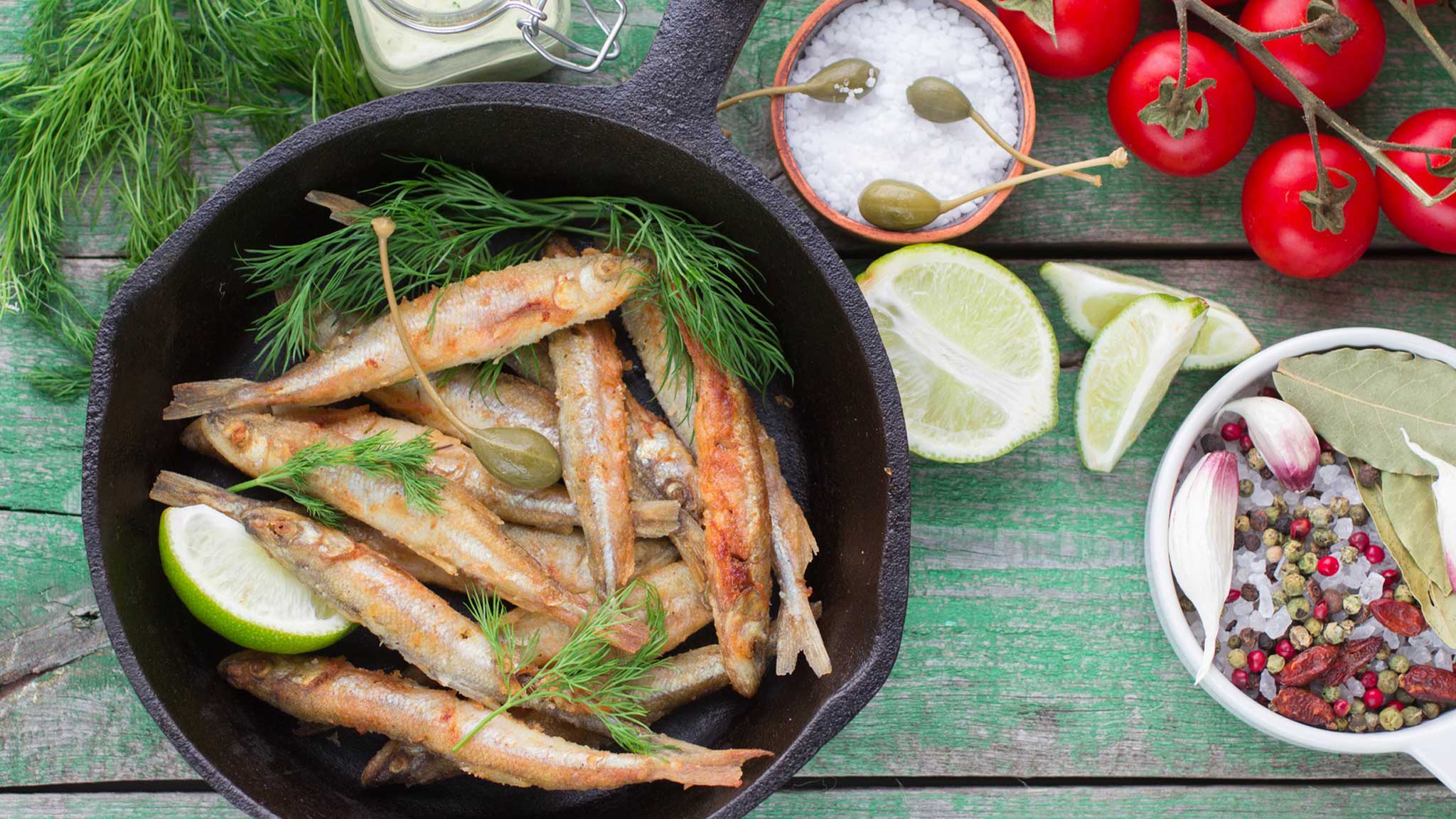 Как пожарить корюшку на сковороде вкусно: рецепты жареной рыбы