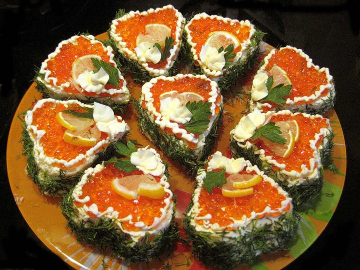 Бутерброды с красной рыбой: 11 вкусных и простых рецептов на праздничный стол