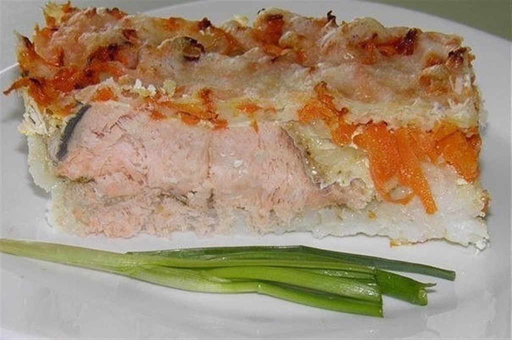 Запеканка с рыбой и рисом — вкусно и доступно