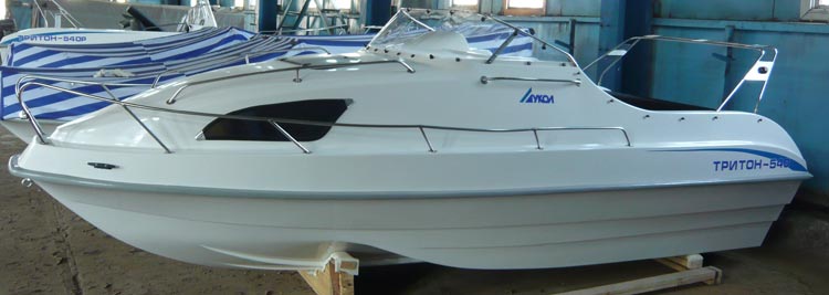 Каютный катер (моторная лодка); тритон-540