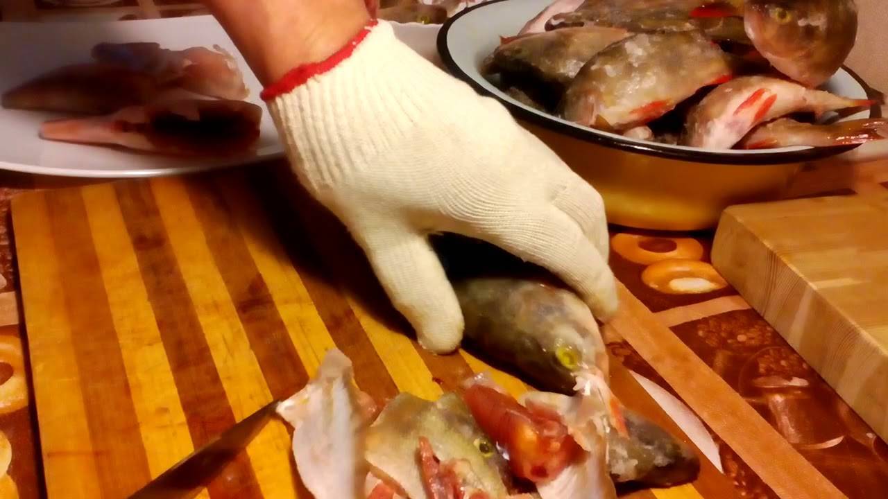 Как почистить окуня: способы лёгкой и быстрой очистки рыбы, что для этого нужно
